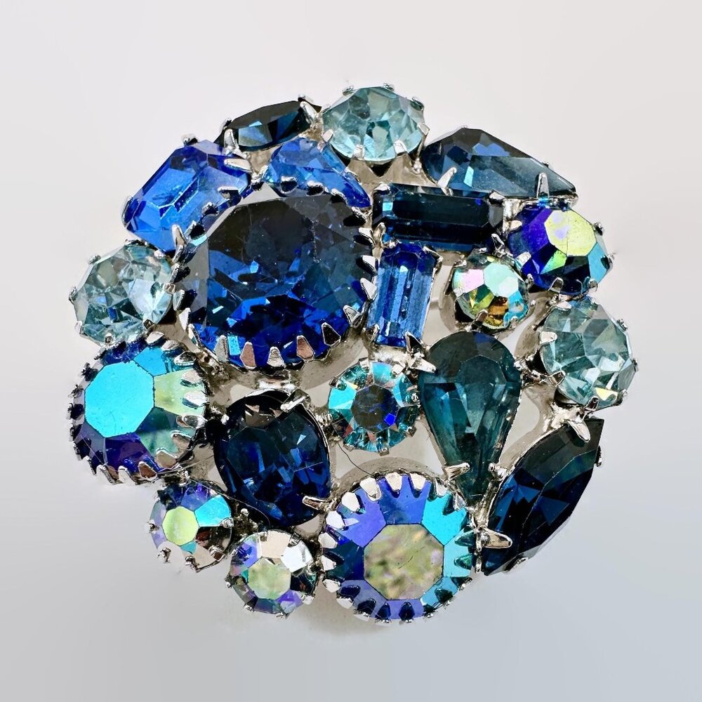 Vintage Weiss Rhinestone Brooch: Designer Blue AB Silver Metal 1950s 60s Glass